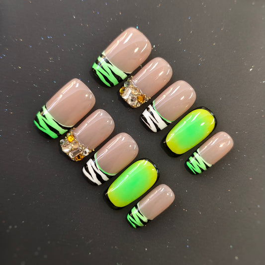 PRESS ON NAILS #003