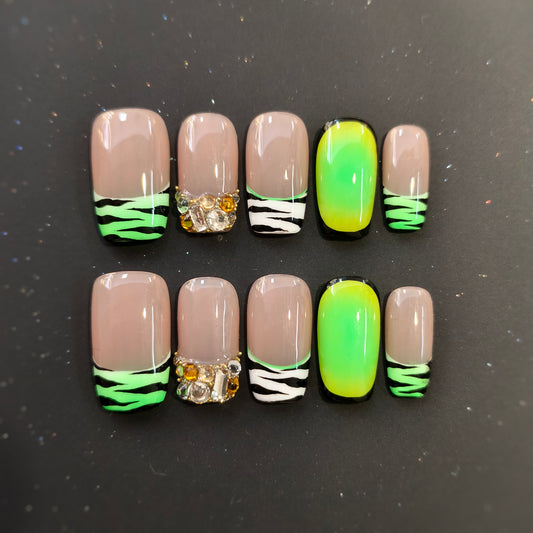 PRESS ON NAILS #003